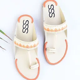 Street Style Store Women Cream-Coloured Embellished Ethnic One Toe Flats-2