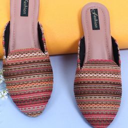 Ravis Dhagaa Embroidered Mules-18
