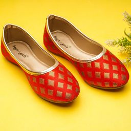 BOYZ N GALZ Girls Textured Round Toe Ballerinas-22