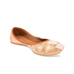 DESI COLOUR Women Embellished Ethnic Mojaris Flats-image-68