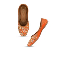 DESI COLOUR Women Embellished Ethnic Mojaris Flats-19