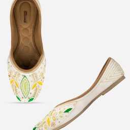 DESI COLOUR Women White Ethnic Mojaris Flats-image-130
