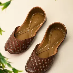 Rocia Women Ethnic - Embellished Mojaris Flats-picture-52