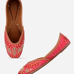 DESI COLOUR Women Pink Embellished Leather Ethnic Mojaris Flats-image-96