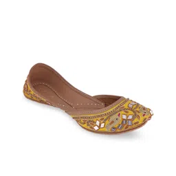 Fulkari Women Yellow Embellished Leather Mojari Flats-picture-47