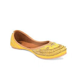 DESI COLOUR Women Embellished Ethnic Mojaris Flats-image-77