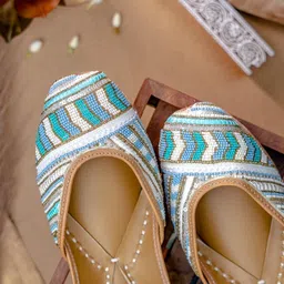 NR By Nidhi Rathi Embroidered Ethnic Mojaris-image-32