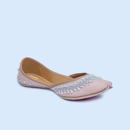 Anouk Peach-Coloured Embellished Ethnic Mojaris image 2