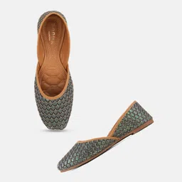 Anouk Printed Round Toe Mojaris image 2