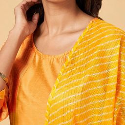 YU by Pantaloons Striped Regular Kurta With Trousers & Dupatta image 2