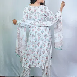 7Threads Women Ethnic Motifs Printed Regular Kurta with Trousers & With Dupatta image 3