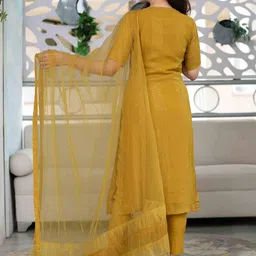 Label Shaurya Sanadhya Ethnic Motifs Embroidered Sequinned Kurta with Trousers & Dupatta image 4