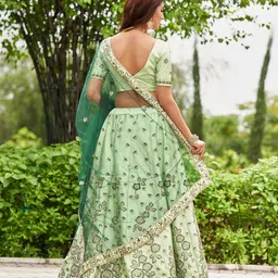 Warthy Ent Embroidered Thread Work Semi-Stitched Lehenga & Unstitched Blouse With Dupatta image 5