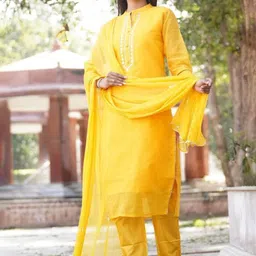 Kesarya Mirror Work Chanderi Silk Kurta with Trousers & Dupatta image 5