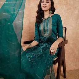 Sangria Floral Foil Printed Zari A-Line Kurta & Trouser With Dupatta-12