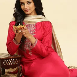 W Pink Ethnic Motifs Yoke Design Regular Sequinned Kurta With Trousers & Dupatta image 5