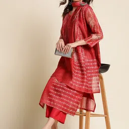 Sangria Floral Printed Sequinned Chanderi Cotton Straight Kurta With Trouser & Dupatta Set-picture-19