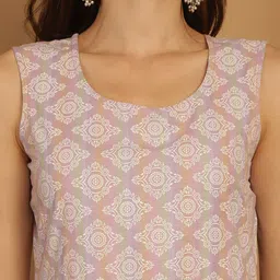 Jompers Geometric Printed Regular Kurta with Trousers & Dupatta image 4