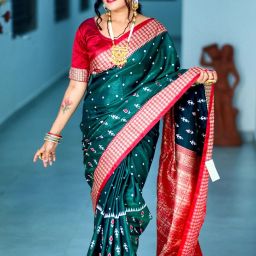 Woven Banarasi Jacquard Saree-image-82