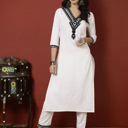 antaran Floral Yoke Design Regular Mirror Work Pure Cotton Straight Kurta With Trousers-picture-9