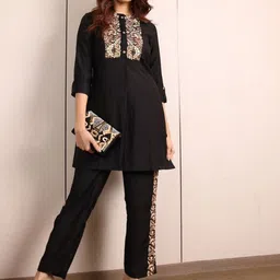 Alvano Embroidered Round Neck Tunic With Trousers Co-Ords-picture-27