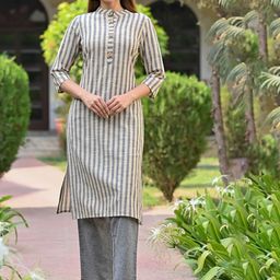 DORIYA Women Grey Printed Kurta With Trousers-image-6