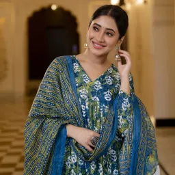 Women Viscose Rayon Kurta Pant Dupatta Set-image-23