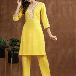 Nayam By Lakshita Women Floral Printed Straight Kurta with Palazzos-picture-29
