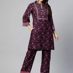 Nayam By Lakshita Floral Printed Mandarin Collar Kurta with Trousers-35