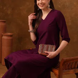 Anouk V-Neck Three-Quarter Sleeves Panelled Kurta with Palazzos-picture-20