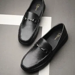 Egoss Men Textured Comfort Insole Lightweight Leather Horsebit Loafers-image-1