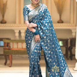 SHOP DROP Women Bandhani Zari Pure Silk Banarasi Saree-image-43