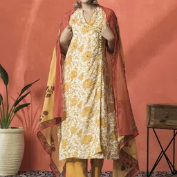 Sangria Floral Printed Mandarin Collar Pure Cotton A-Line Kurta With Trouser & Dupatta-image-97