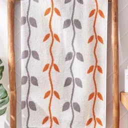Home Centre Corsica Izzy White & Grey Floral Printed Terry Cotton 450 GSM Bath Towel-image-4