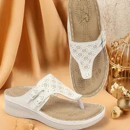 Kinni Kat Women Open Toe Comfort Sandals With Laser Cuts-image-28