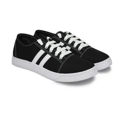 Free Kicks Men Striped Sneakers-16