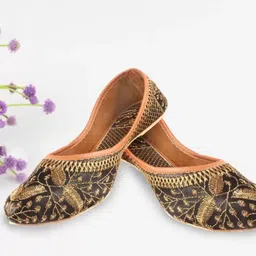 SHOE LAB Women Embellished Mojaris Flats-image-56