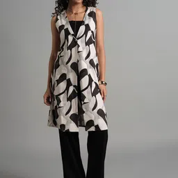 AND Square Neck Top Shrug & Trousers Co-Ords Set-image-79