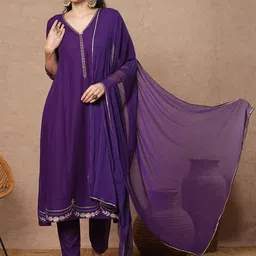 DIVASTRI Floral Embroidered Zari Work V-Neck Anarkali Kurta With Trousers With Dupatta-picture-4
