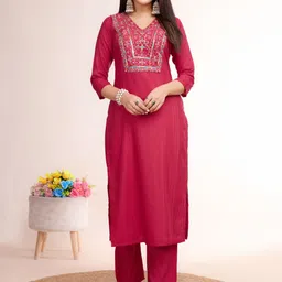 Women Basket Women Ethnic Motifs Yoke Design Kurta with Trousers-picture-33