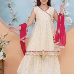 Little Zing Girls Geometric Woven Design Angrakha V-Neck Kurta With Sharara And Dupatta-image-56