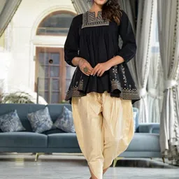 Juniper Zari Embroidered Tunic & Dhoti Pants Co-Ord Set-picture-51