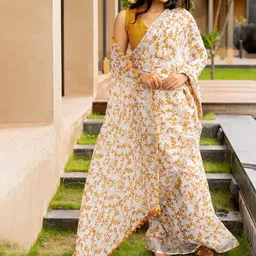 KALINI Floral Printed Saree With Blouse Piece-picture-13