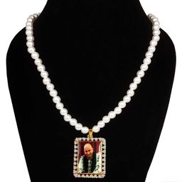 Airtick Unisex Golden Jai Guru Ji Swaroop Square Locket Artificial Beads Pendant image 4