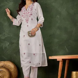 VredeVogel Women Floral Yoke Design Kurta with Trousers-47