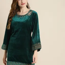 Shae by SASSAFRAS Teal Velvet Kurti-image-99