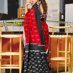 DIVASTRI Ethnic Motifs Printed Block Print Saree image 3