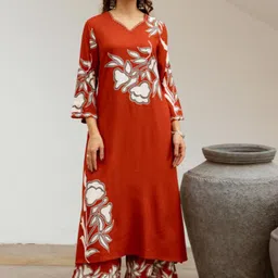 AUTUMN LANE Women Floral Printed Regular Pure Cotton Kurta with Trousers-picture-17