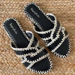 IMPERFECTO Women Textured Round Toe Open Toe Flats-18