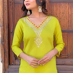 Siya Fashion Floral Yoke Design V-Neck Sequinned Cotton Silk Kurta With Trousers & Dupatta image 5